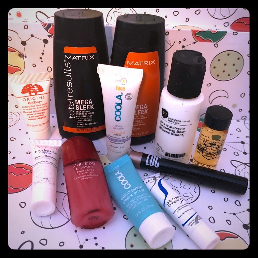 Deluxe Make up, Skin Care, and Hair Sample Set